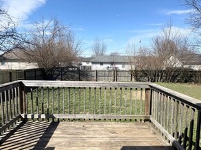 Building Photo - 923 Van Buren Ave