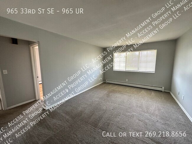 Building Photo - SE Side 2 Bedroom 1 Bathroom