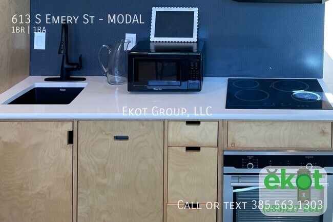 Foto del edificio - 613 Emery St W