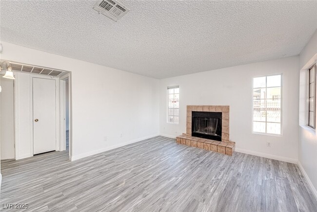 Foto del edificio - 2684 Bryandouglas Dr