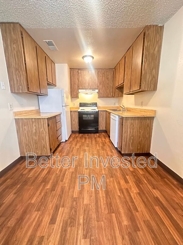Foto principal - 745 S Dora St