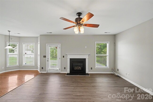 Building Photo - 3111 Gloxinia Rd