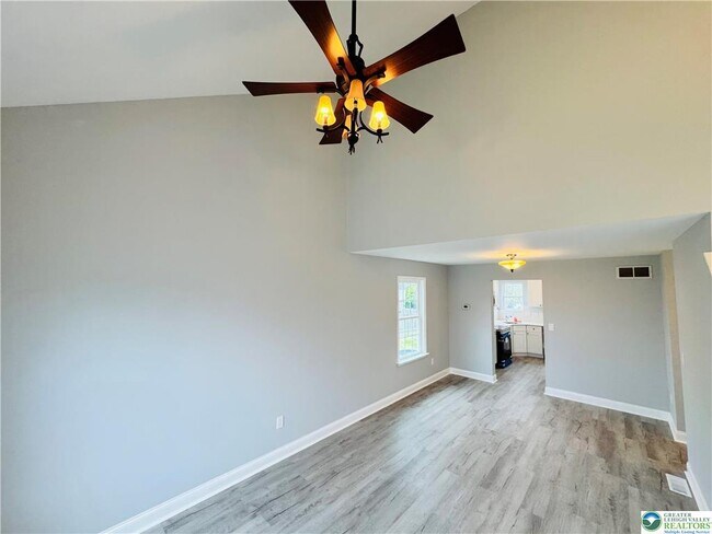 Building Photo - 2274 Briarwood Dr