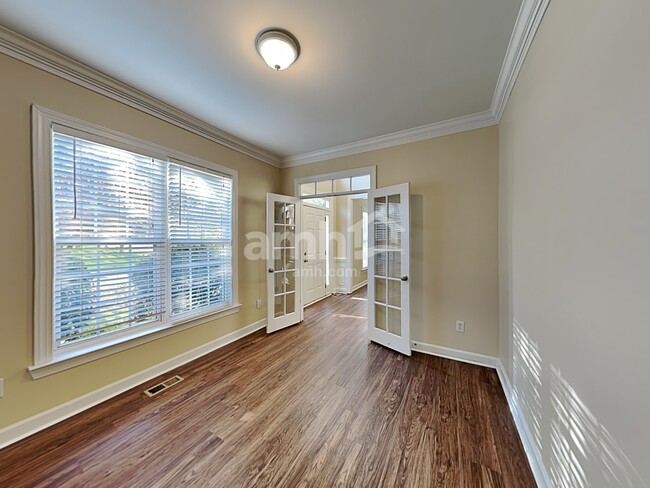 Foto del edificio - 199 Laurel Glen Dr