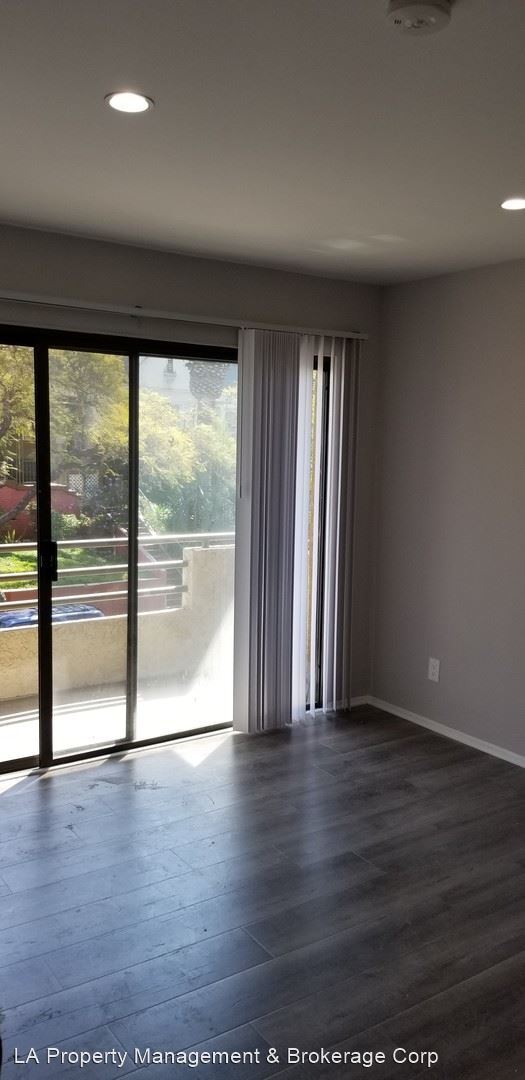Building Photo - 2 br, 2 bath Apartment - 5007 Marathon St.