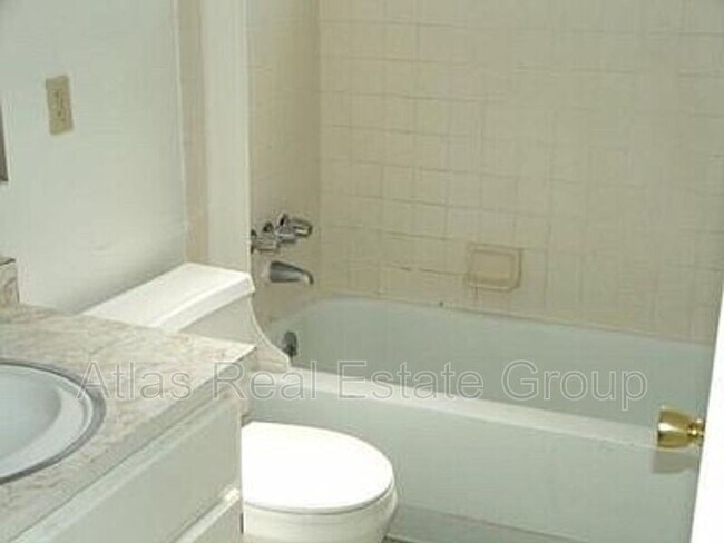 Foto del edificio - 7332 Tennyson St