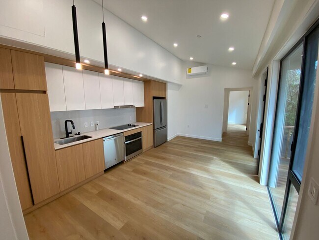 Foto del edificio - Brand New Never Lived In 2 Bedroom 2 Bathroom Home