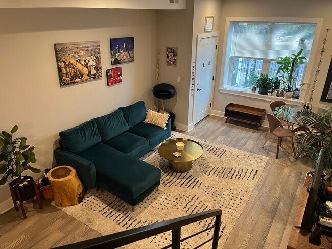Foto del edificio - Modern 2 BR/2.5 BA Condo in Trinidad with ...