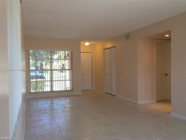 Building Photo - 3 br, 2.5 bath House - 5150 Lake Loop Rd