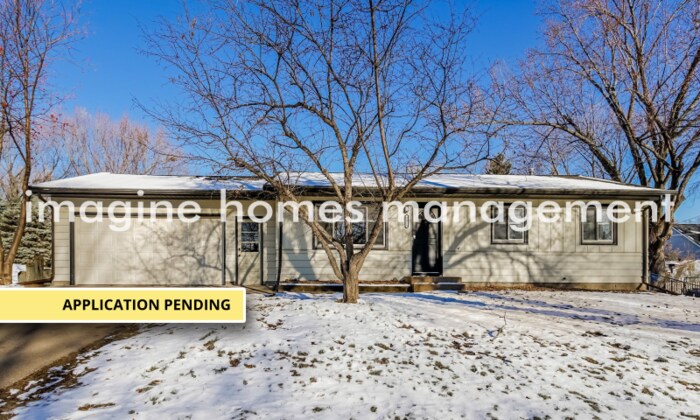 Foto principal - Convenient Location! 3 Bedroom Home in Eagan