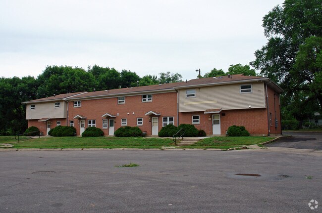 1000-1029-robinson-dr-springfield-oh-building-photo.jpg