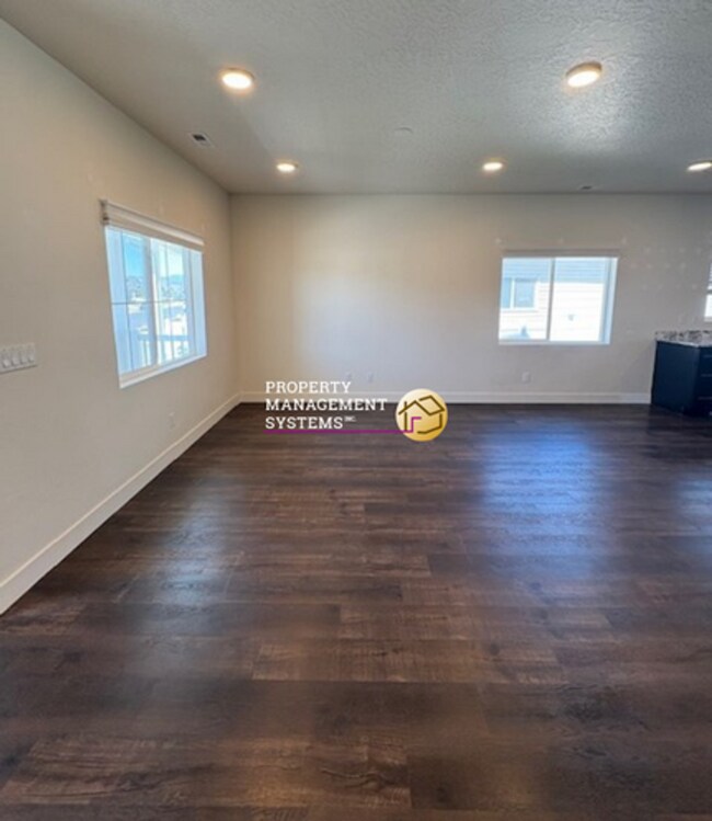 Foto del edificio - 4 Bedroom Eagle Mountain Home