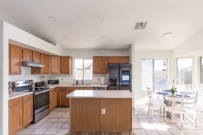Building Photo - 6280 N 89th Dr