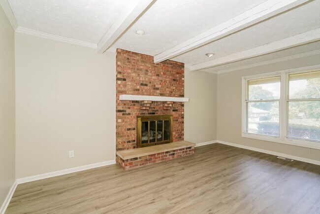 Foto del edificio - Spacious 4 Bedroom Greenwood Home