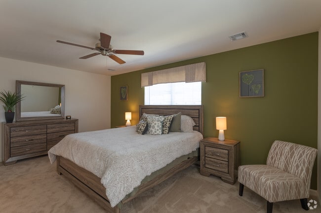 Apt 3517 - Hampden Greene