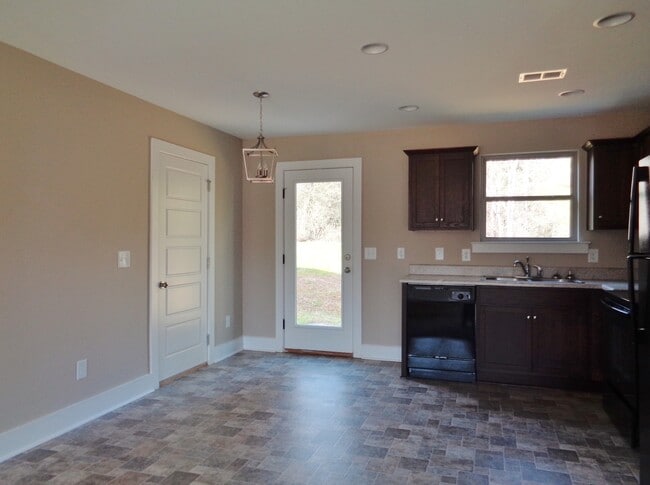 Building Photo - Home For Rent Vance, AL - COMING SOON!