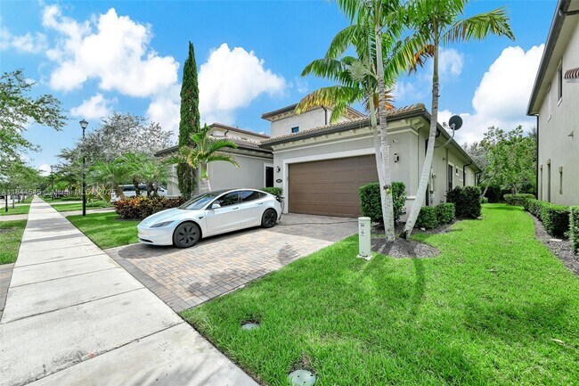 Building Photo - 8855 Watercrest Cir W