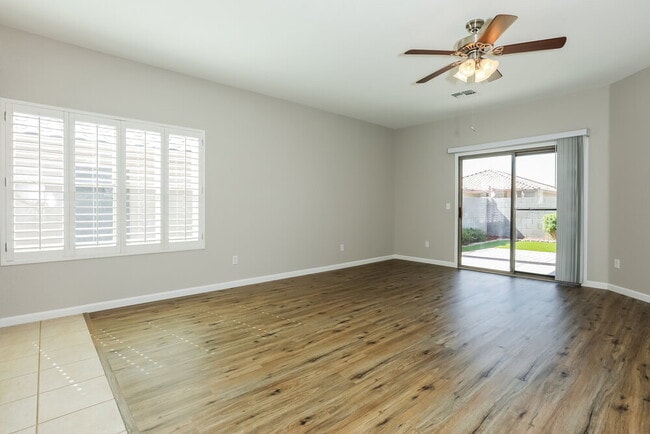 Foto del edificio - 2837 W San Carlos Ln