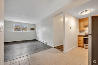 Building Photo - 513 Emmett St