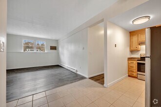 Building Photo - 513 Emmett St