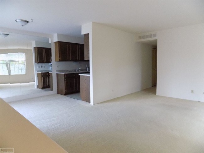 Building Photo - 24374 Meadowbridge Dr