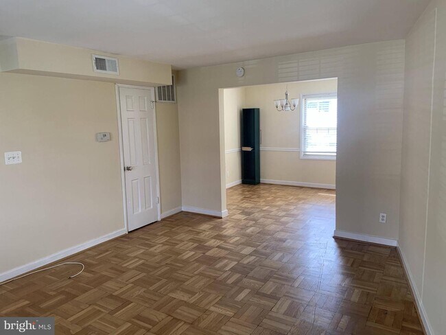 Foto del edificio - 728 N Oakland St
