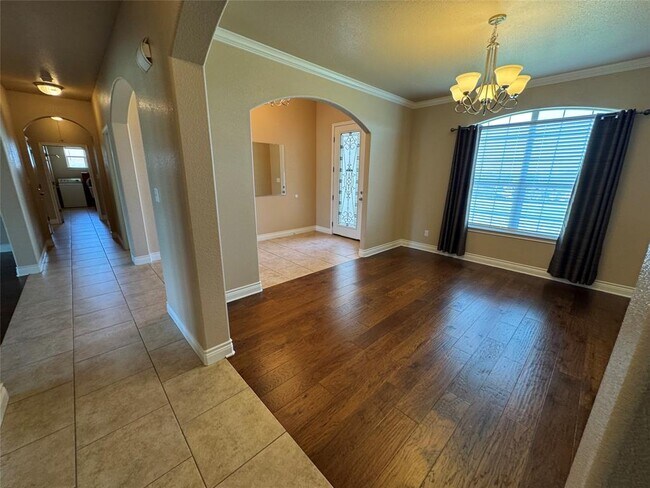 Building Photo - 141 Oak Stone Dr
