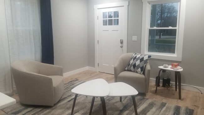 Building Photo - 2 Bigby St