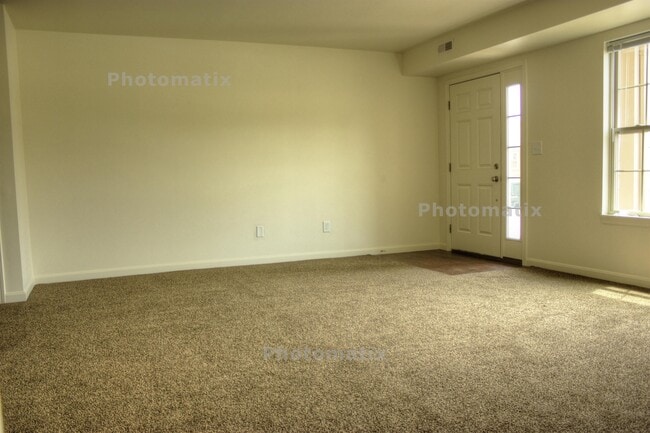 Building Photo - 805 Gordon Smith Blvd