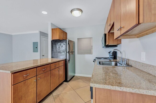 Foto del edificio - Spacious City Living at Linwood Towers – U...