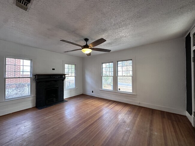 Foto del edificio - 1805 Pecan St