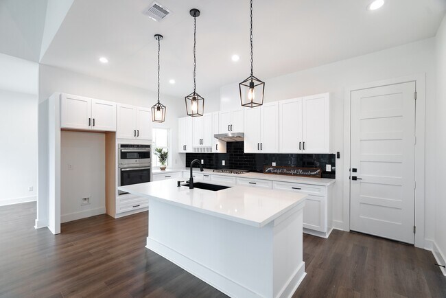 Foto del edificio - 32 Englewood Ct