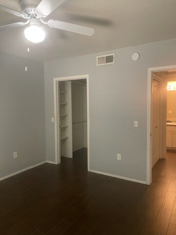 Segunda habitación con vestidor - 1295 N Ash St