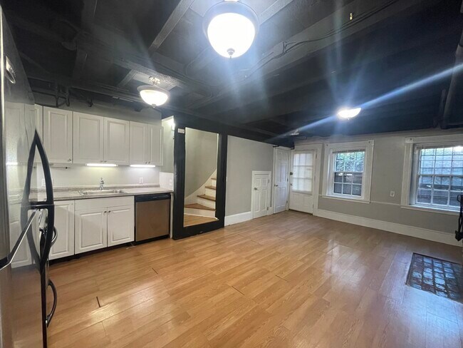 Building Photo - 3 Champney Plz