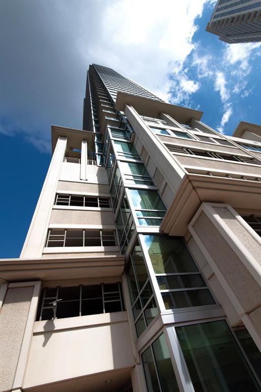 Building Photo - 300 Bowie St