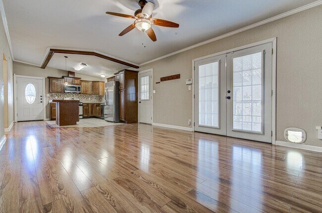 Building Photo - 1410 Kamar Dr