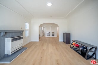 Building Photo - 1328 2nd Ave