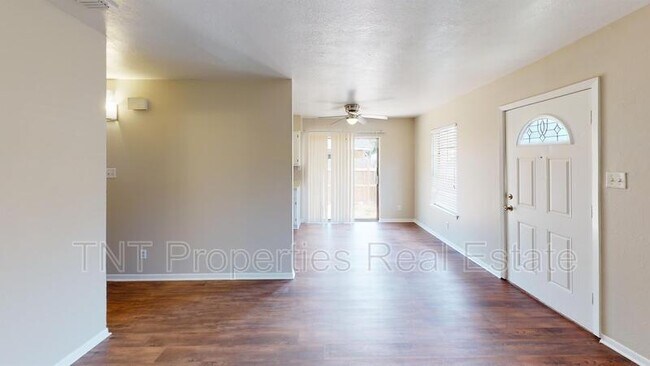 Foto del edificio - 2805 Sprucewood St