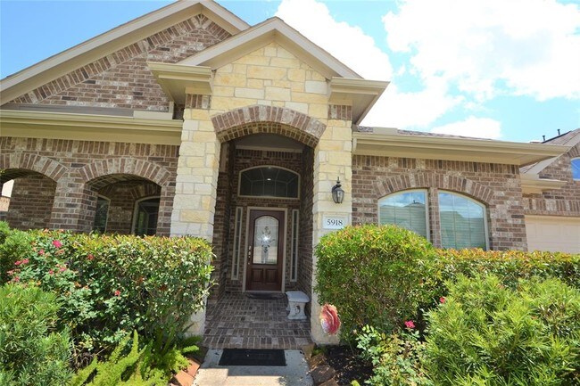 Foto del edificio - 5918 Crawford Hill Ln