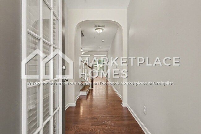 Foto del edificio - 3851 Augustine Pl