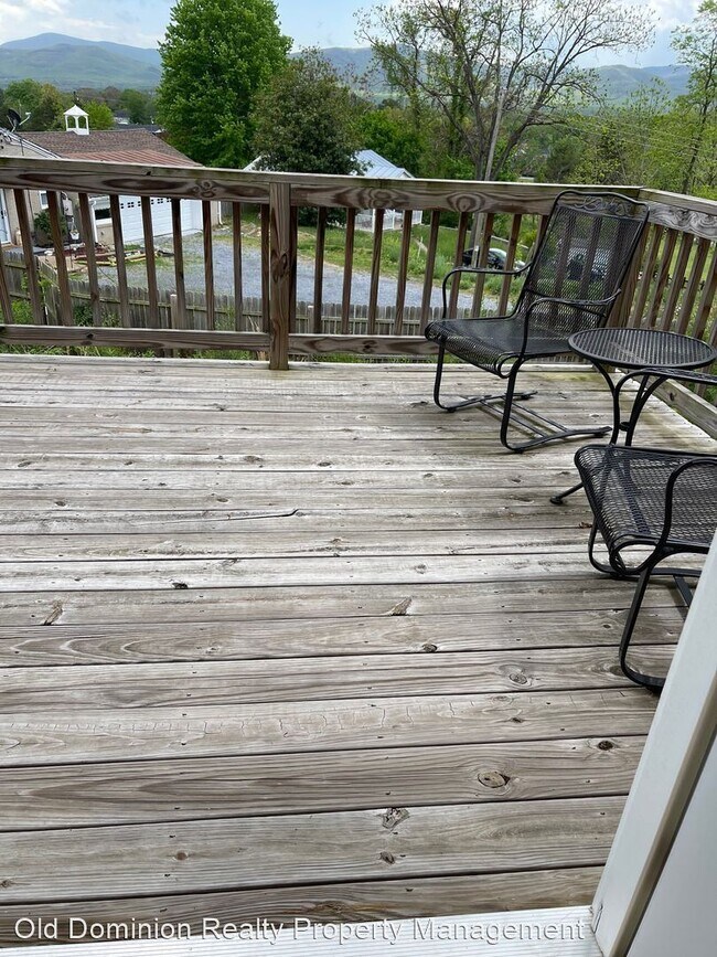 Building Photo - 4 br, 2 bath House - 174 Bloomer Springs Road