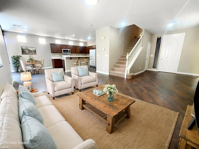 Building Photo - Spacious 3-Bed Home in Mountains Edge with...