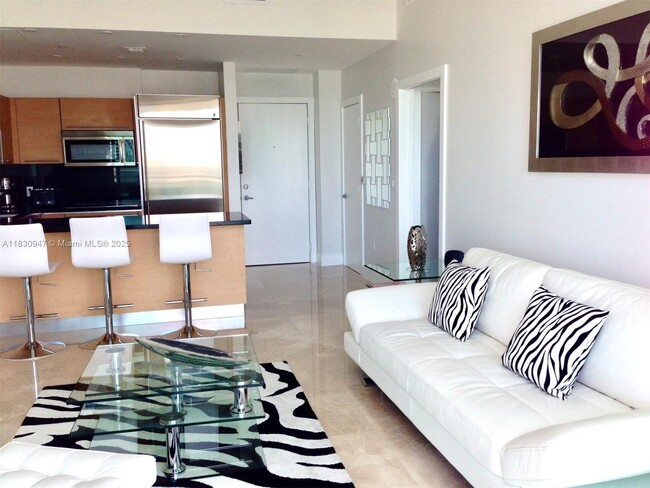Building Photo - 950 Brickell Bay Dr