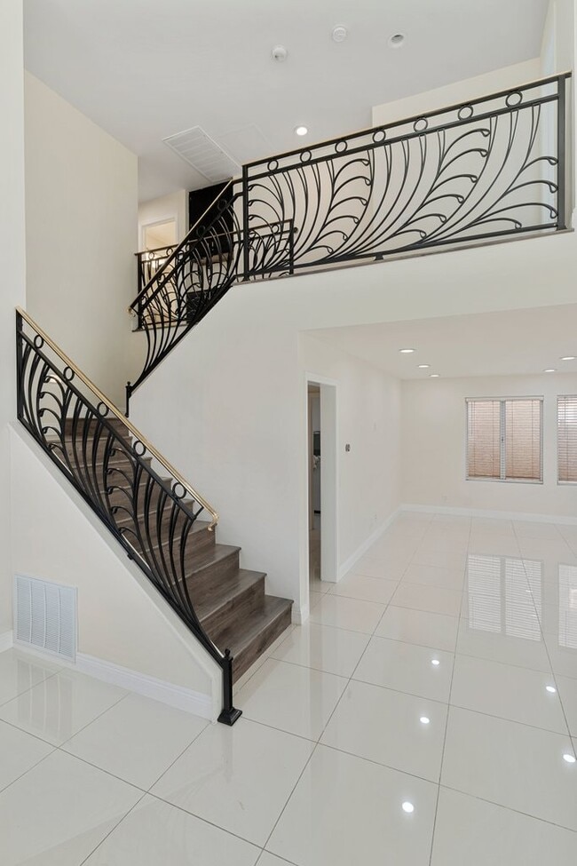 Foto del edificio - 7820 Millhopper Ave