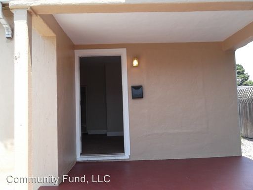 Building Photo - 1410 55th Ave