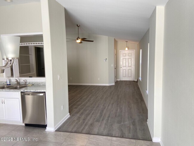 Building Photo - 408 Monet Ave