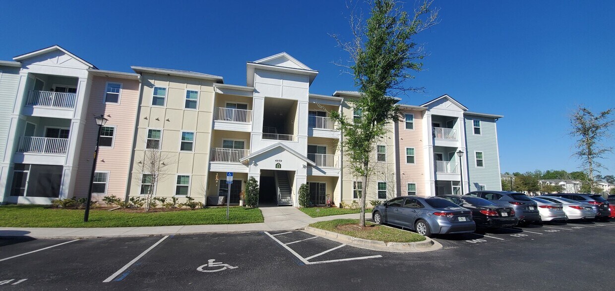 Primary Photo - 2 bedroom 2 bathroom condo for rent
