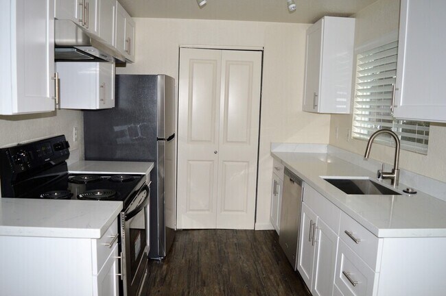 Foto del edificio - 9724 6th Ave NW