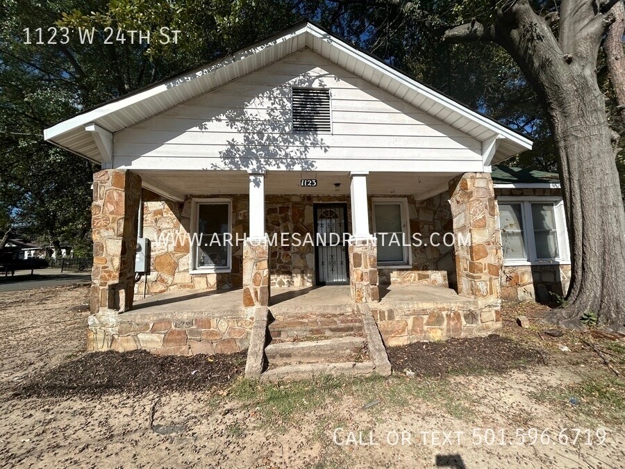 Foto principal - 1123 W 24th St | $695 | 3 beds, 1 full bath