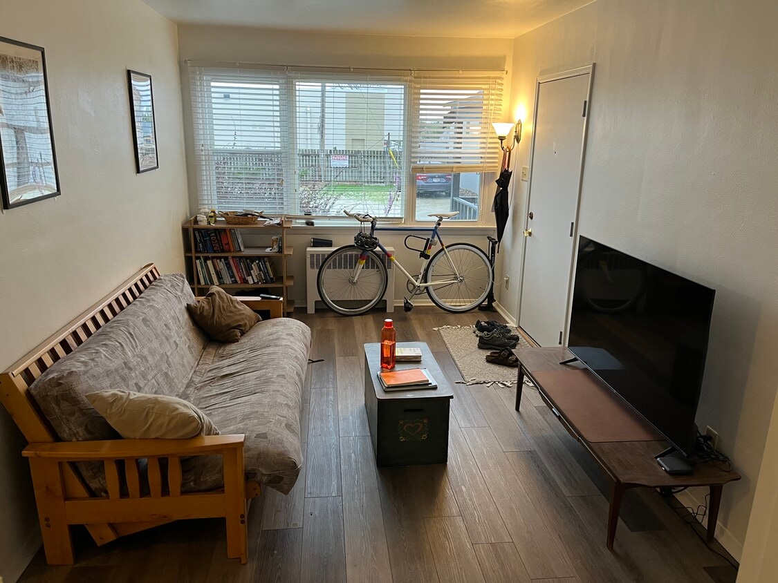 Primary Photo - 1514 Grandview Dr